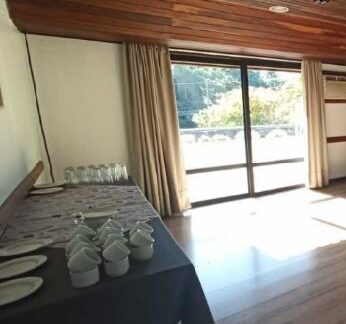 SALA DE REUNIÃO 2 - Para até 40 pessoasA AECIC coloca à disposição de seus associados 3 salas de reuniões, práticas e ideais para treinamentos, pequenos encontros e reuniões.
