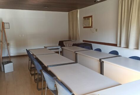 SALA DE REUNIÃO 1 - Para até 18 pessoasA AECIC coloca à disposição de seus associados 3 salas de reuniões, práticas e ideais para treinamentos, pequenos encontros e reuniões.