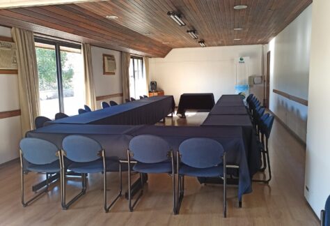 SALA DE REUNIÃO 2 - Para até 40 pessoasA AECIC coloca à disposição de seus associados 3 salas de reuniões, práticas e ideais para treinamentos, pequenos encontros e reuniões.